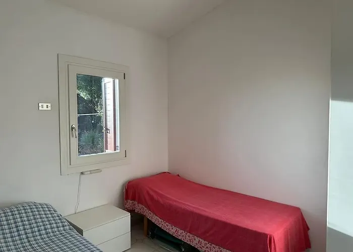 Acquazzurra A Punta Molara Nyaraló