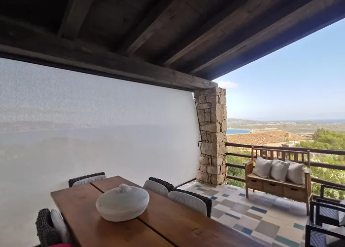 Acquazzurra A Punta Molara Nyaraló