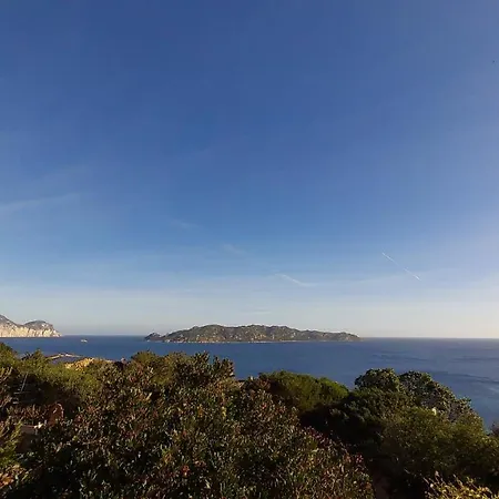 Acquazzurra A Punta Molara San Teodoro (Sardinia)