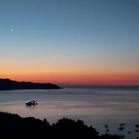 Acquazzurra A Punta Molara بيت للعطل *